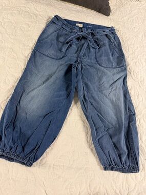 Pilcro Indigo Tie-Waist Denim Capris